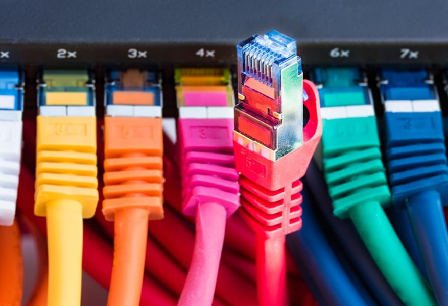 Patch panel – co to jest i do czego służy panel krosowy?